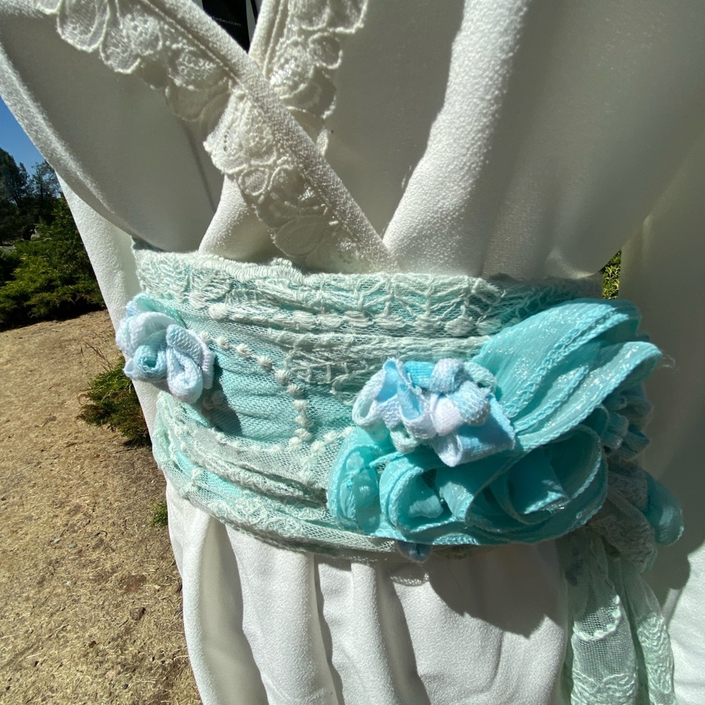 Kreativekristen Artisan turquoise embellished lace cumbetbun Belt - Picture 6 of 12